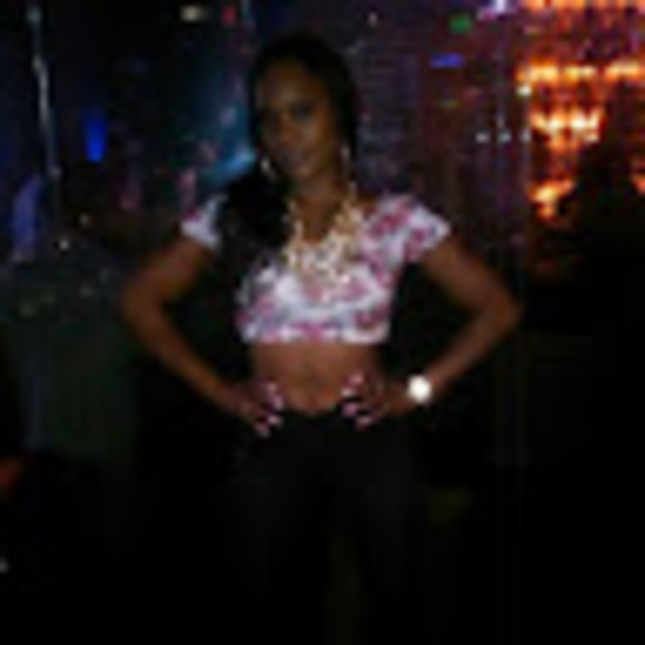 Meet your Posher, Nikki - Picture 1 of 1